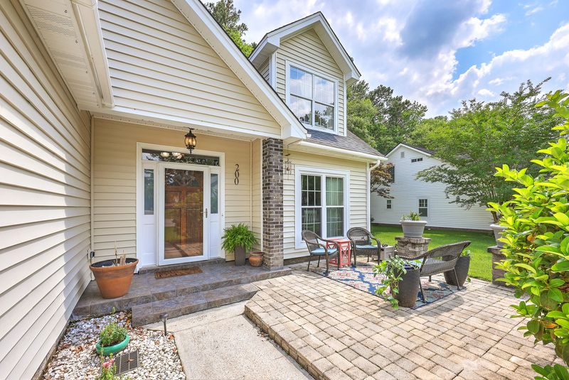 200 Gibbon Ct, Summerville, SC 29485