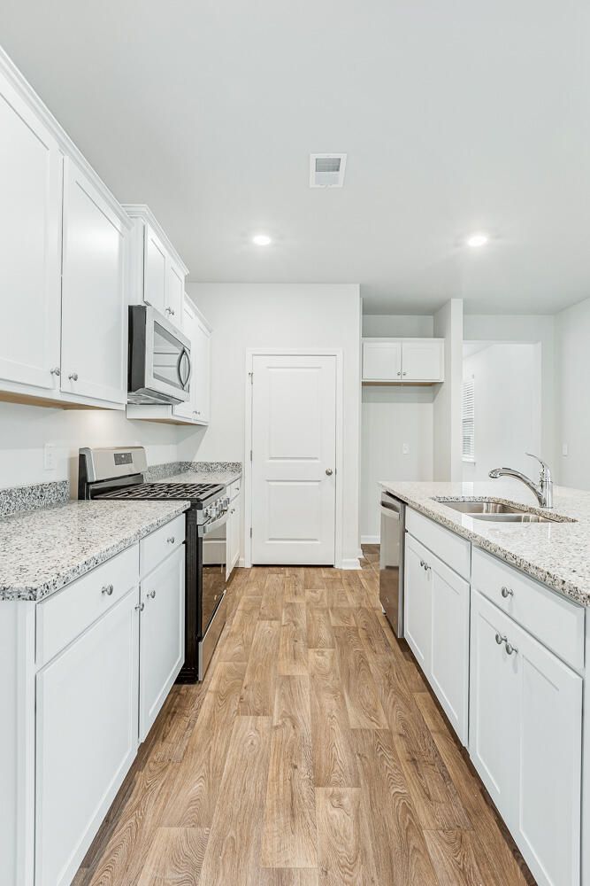 656 Ladywood Dr, Summerville, SC 29486