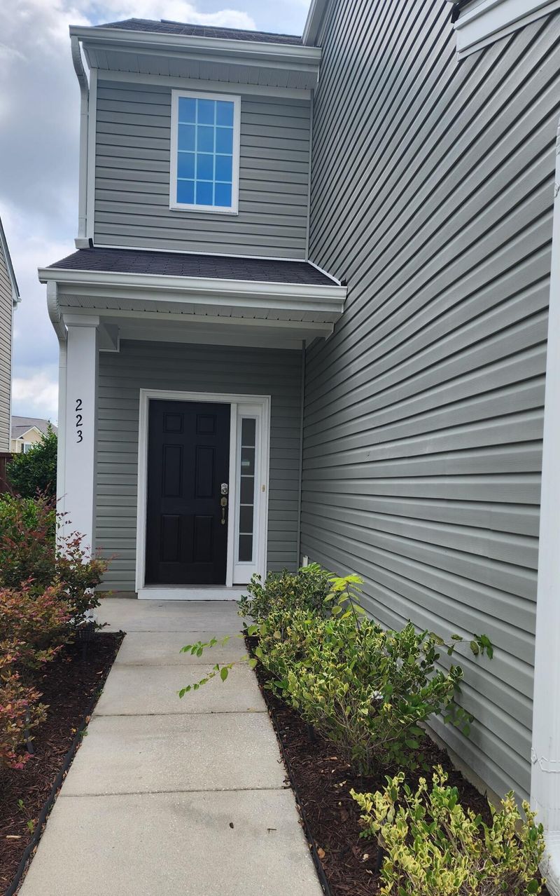 223 Swamp Creek Ln, Moncks Corner, SC 29461