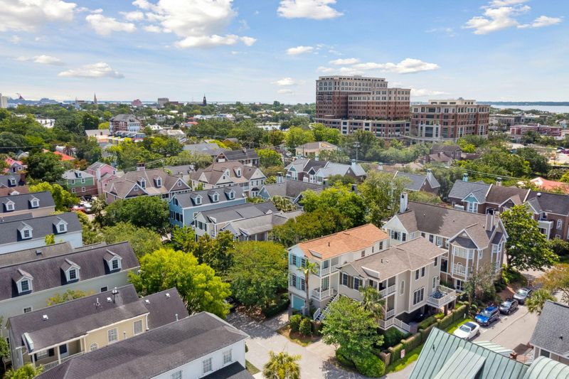 25 Harleston Pl, Charleston, SC 29401