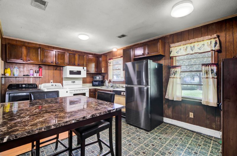 609 E Richardson Ave, Summerville, SC 29485