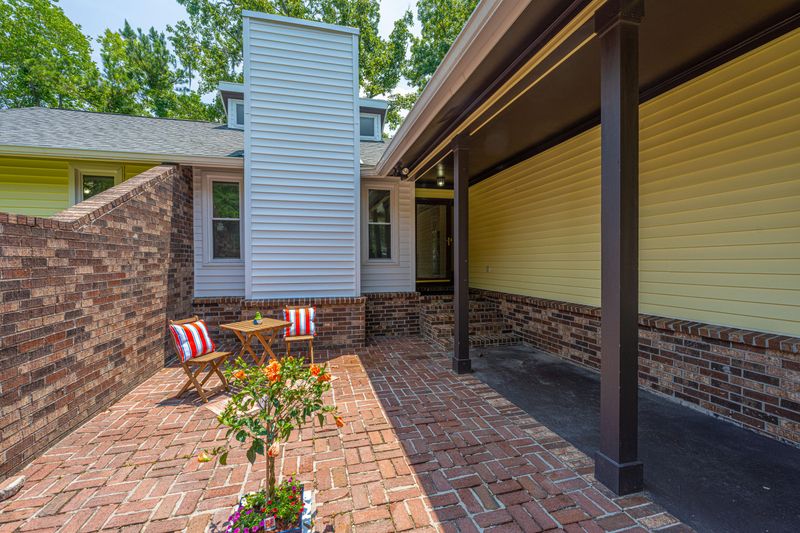 617 Flamingo Dr, Ladson, SC 29456