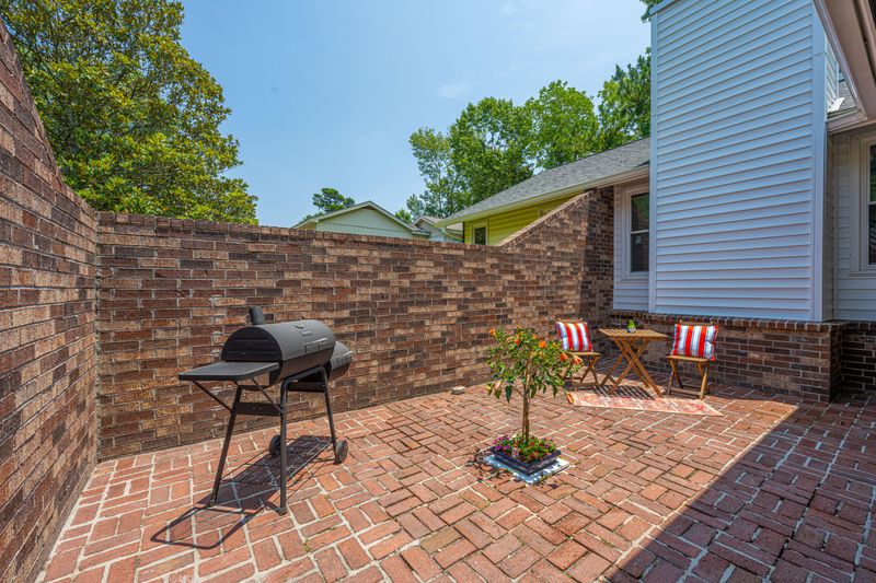 617 Flamingo Dr, Ladson, SC 29456