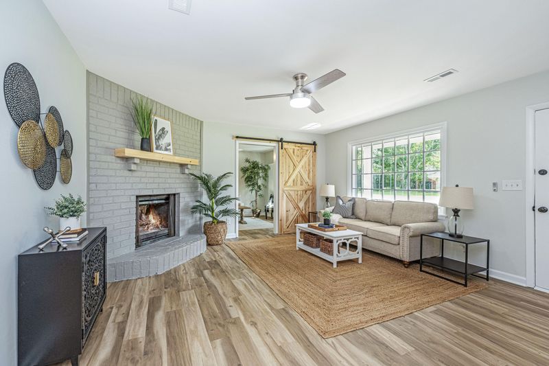 100 Birch Ln, Summerville, SC 29485
