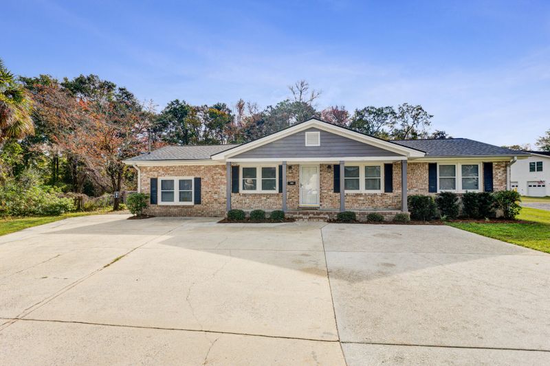 1390 Bluebird Dr, Mount Pleasant, SC 29464
