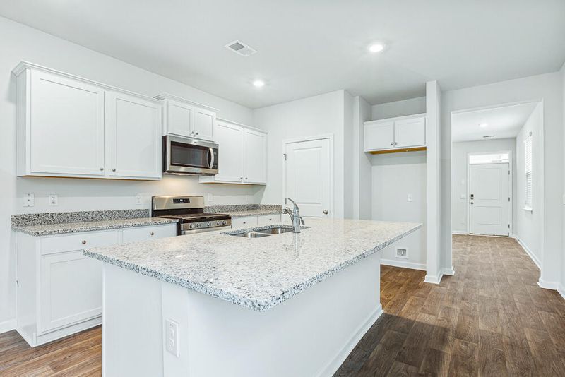 303 Bear Paw Ln, Summerville, SC 29486