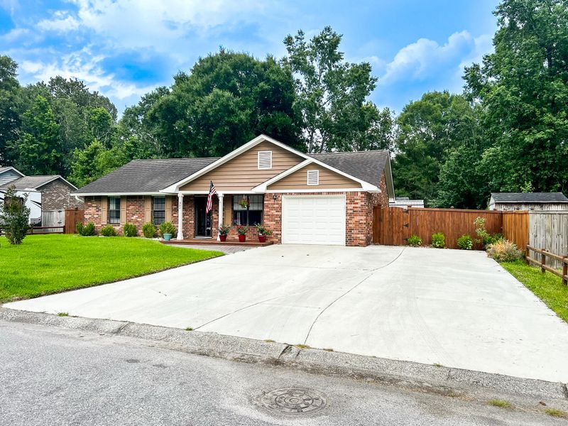 302 Bowdin Ct, Ladson, SC 29456