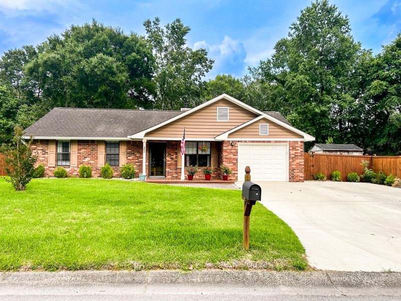 302 Bowdin Ct, Ladson, SC 29456