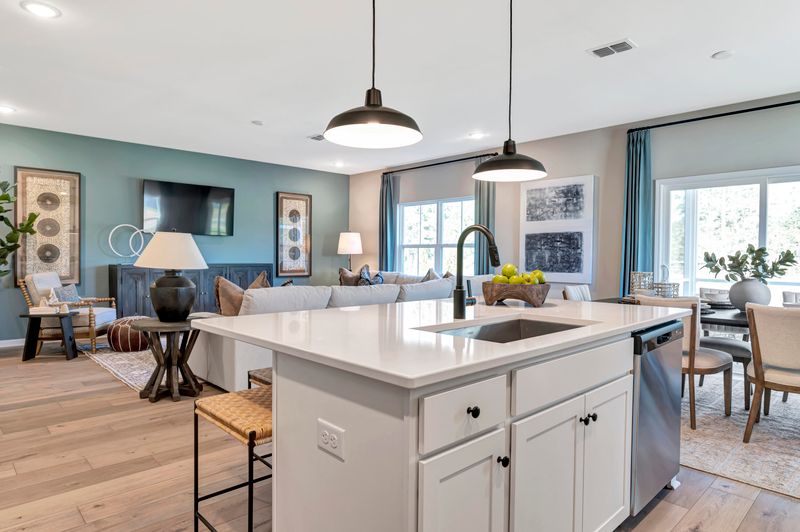 151 Pine Crest View Dr, Summerville, SC 29486