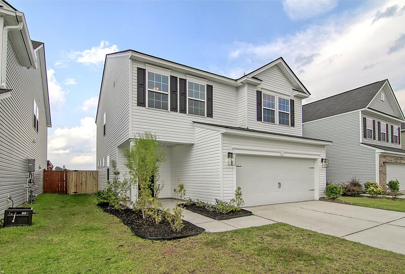 824 Redbud Ln, Summerville, SC 29486