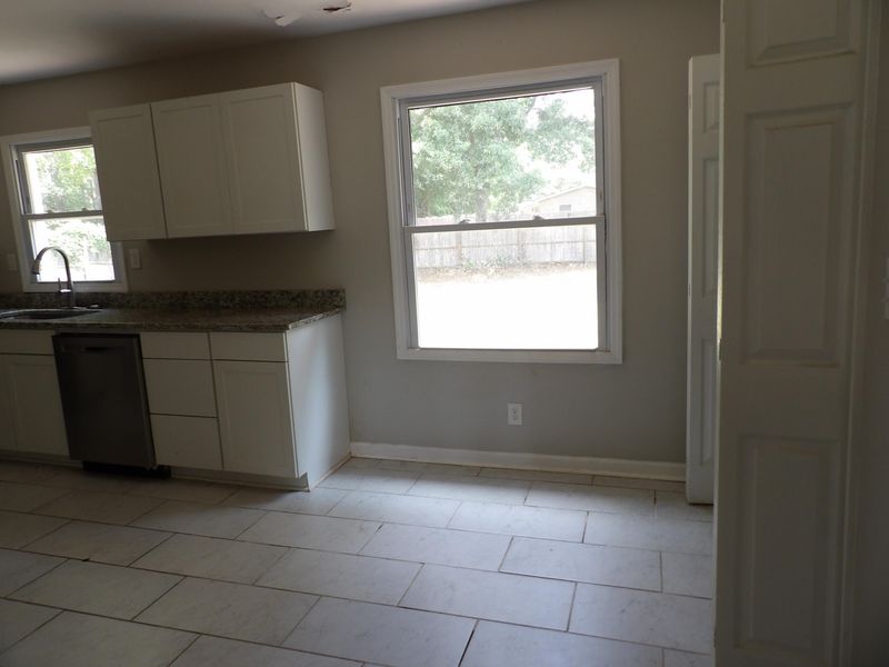 8 Westfield Ave, Goose Creek, SC 29445