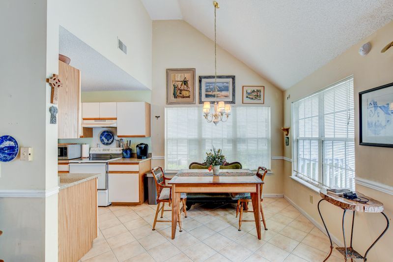 842 Harbor Place Dr, Charleston, SC 29412