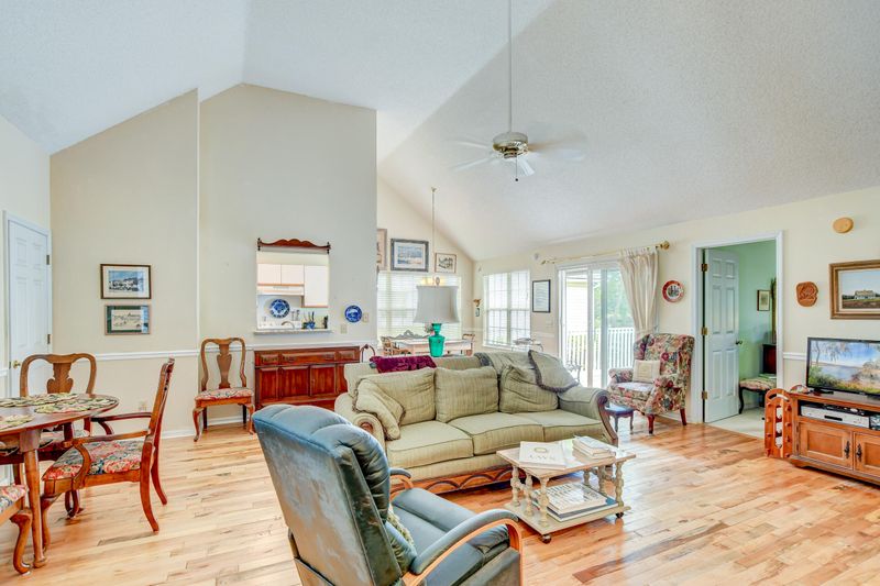 842 Harbor Place Dr, Charleston, SC 29412