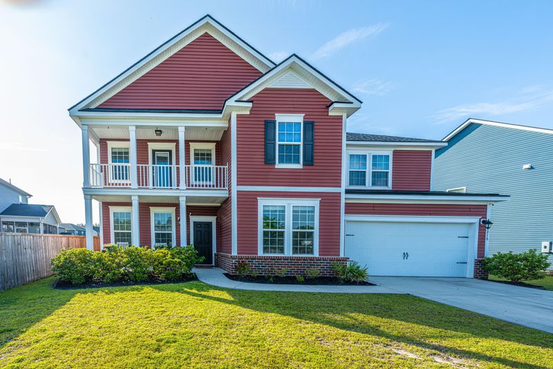 210 Buttercup Ln, Summerville, SC 29486