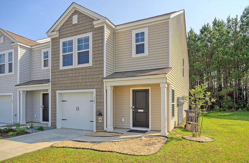 147 Gaura Ln, Summerville, SC 29483