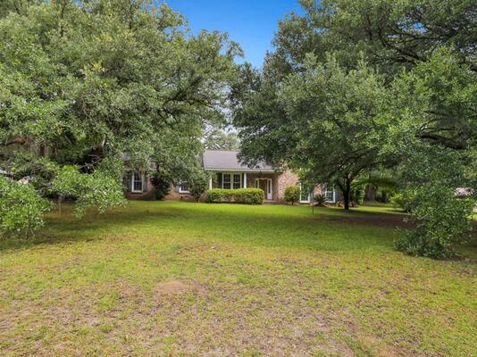 1129 Dennis Blvd, Moncks Corner, SC 29461