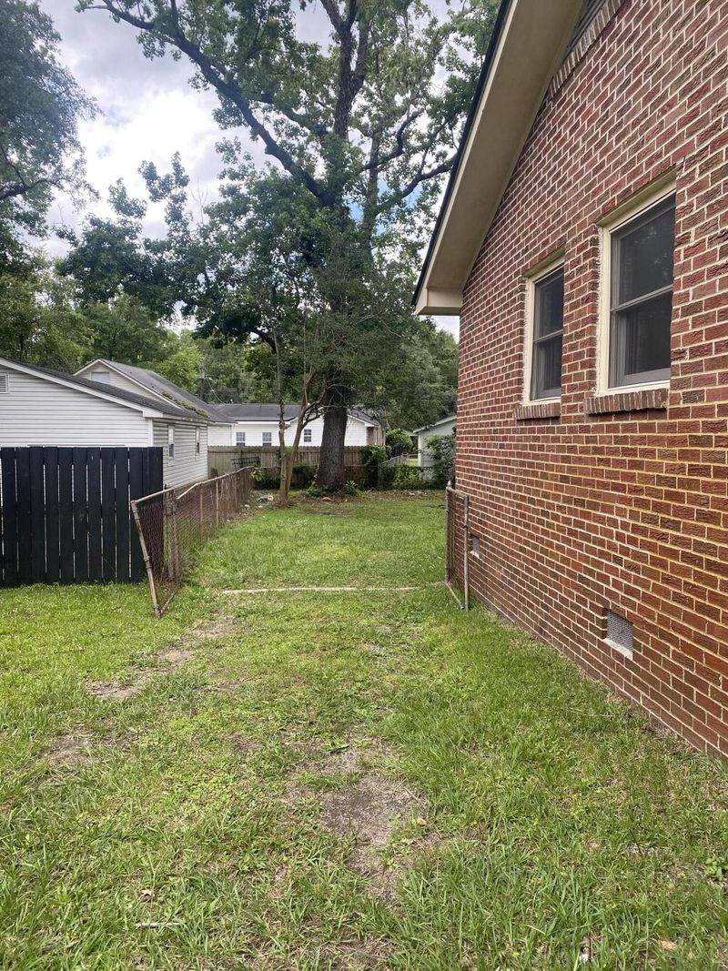 1138 Camden St, North Charleston, SC 29405