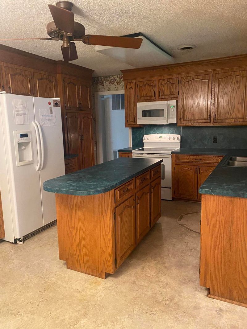 1138 Camden St, North Charleston, SC 29405