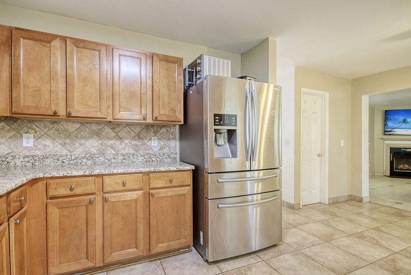 5001 Wigmore St, Summerville, SC 29485