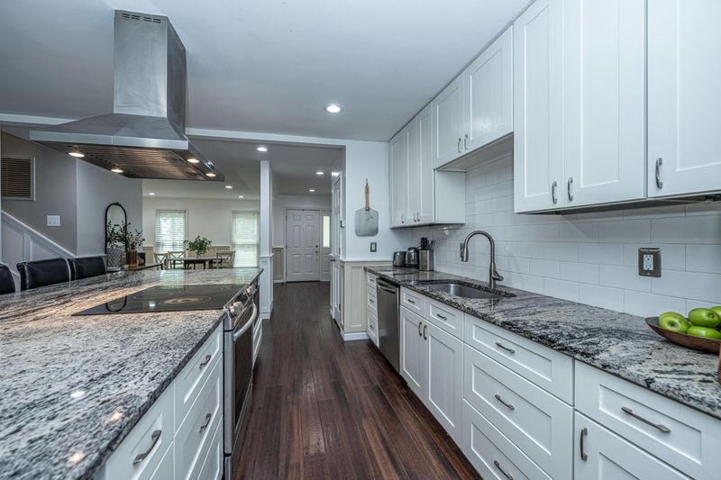 107 Buckingham Ave, Summerville, SC 29485