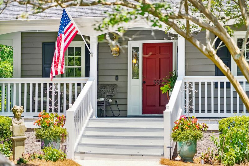 598 Palisades Dr, Mount Pleasant, SC 29464