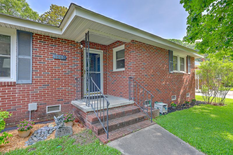 1442 Downing St, Charleston, SC 29407