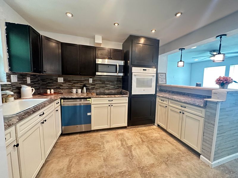 150 Stratton Dr, North Charleston, SC 29420