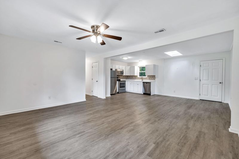 202 Longleaf Dr, Summerville, SC 29483