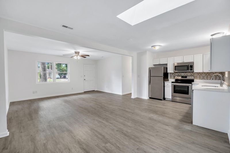 202 Longleaf Dr, Summerville, SC 29483