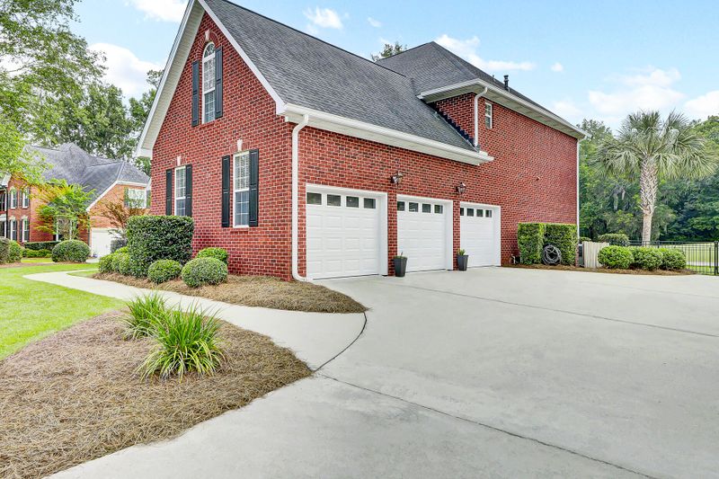 4209 Sawgrass Dr, North Charleston, SC 29420