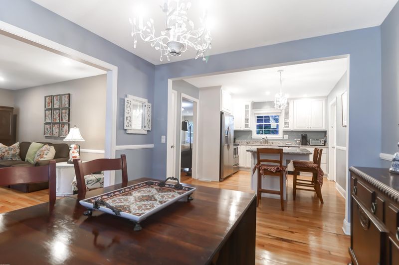 1646 Boone Hall Dr, Charleston, SC 29407