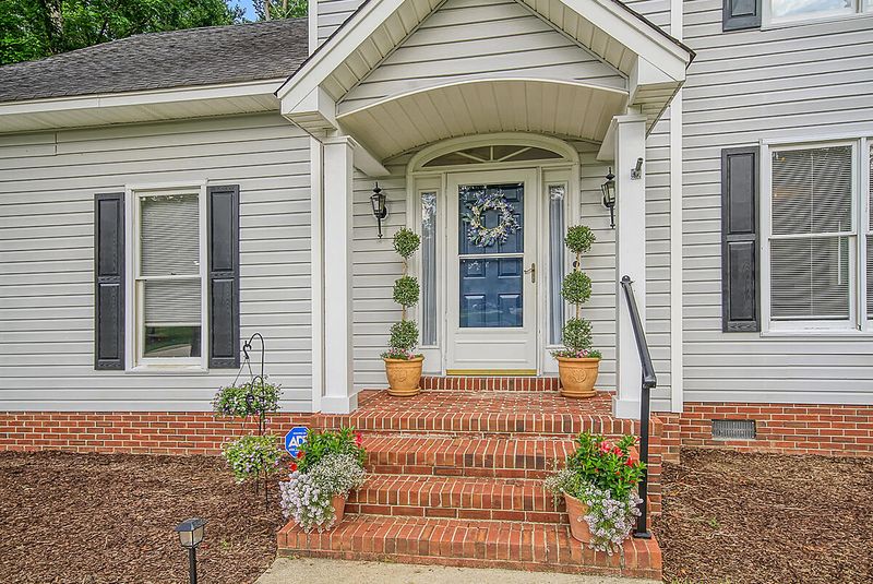 1604 Sterling Oaks Ct, Moncks Corner, SC 29461