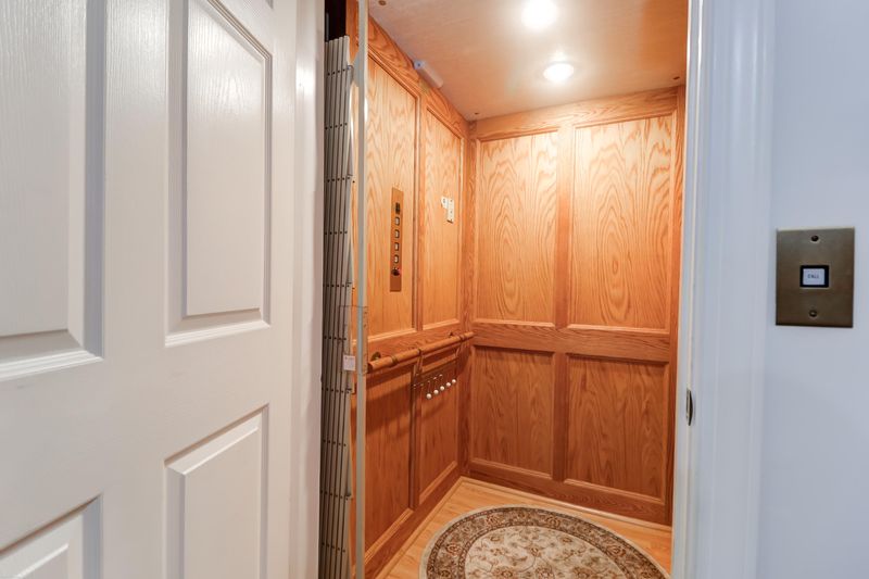 5256 7th Green Dr, Hollywood, SC 29449