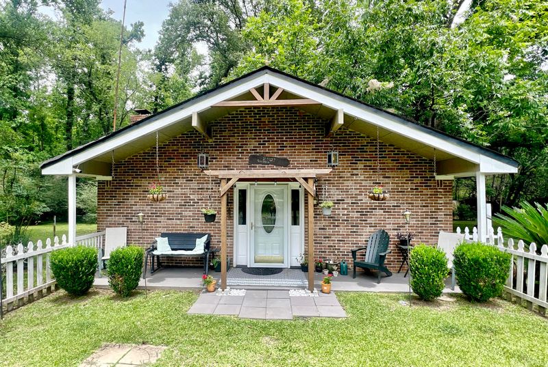 969 E Main St, Harleyville, SC 29448