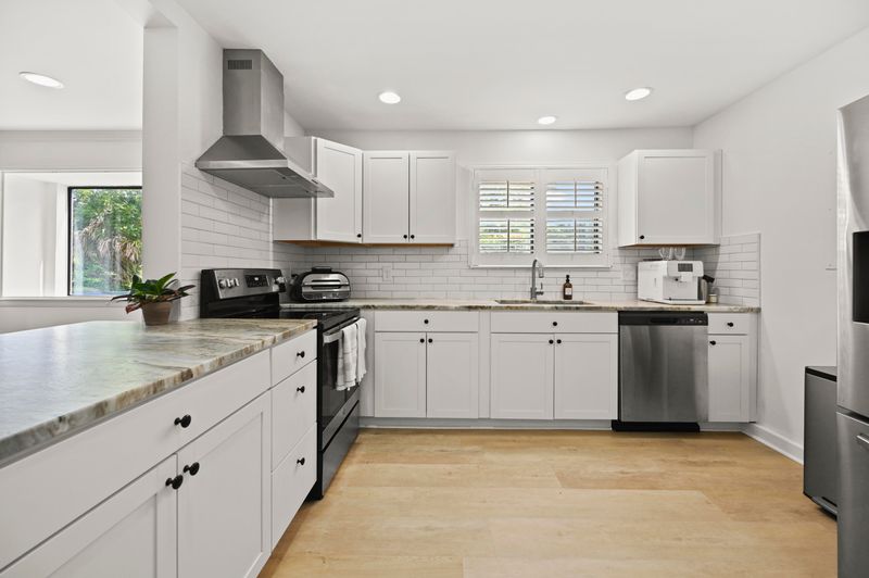 1130 Silent Harbor Ct #J, Mount Pleasant, SC 29464
