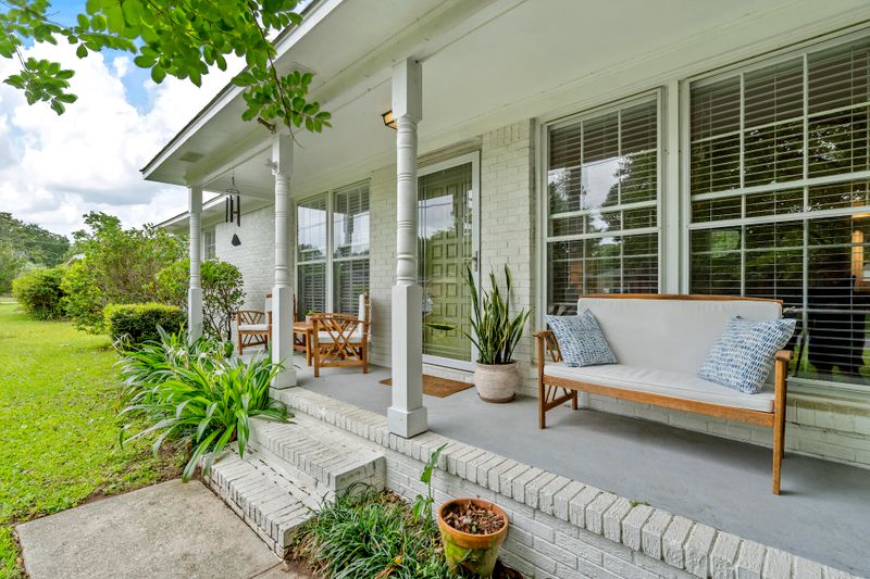 813 Sloop St, James Island, SC 29412