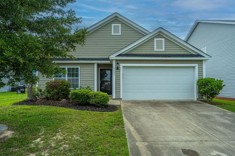 1131 Flyway Rd, Summerville, SC 29483