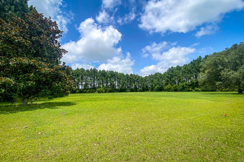 2590 Anchor Watch Dr, Wadmalaw Island, SC 29487