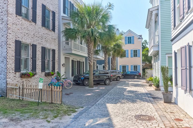 421 Rose Wilder Ln, Mount Pleasant, SC 29464