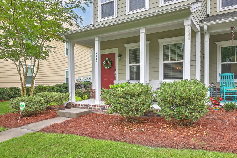 225 Bennett Ln, Summerville, SC 29483