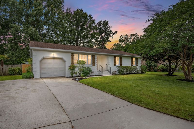 36 Lighthouse Dr, Goose Creek, SC 29445