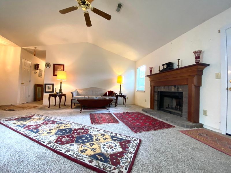 8574 Roanoke Dr, North Charleston, SC 29406