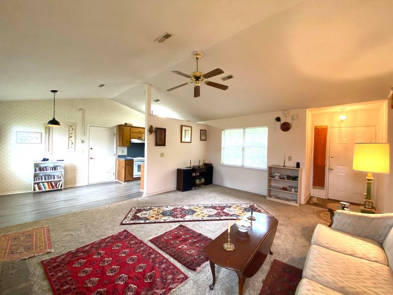 8574 Roanoke Dr, North Charleston, SC 29406
