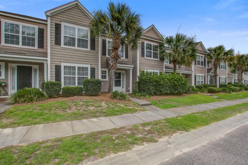 9125 Maple Grove Dr, Summerville, SC 29485