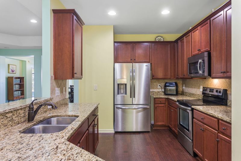 8552 Sentry Cir, North Charleston, SC 29420