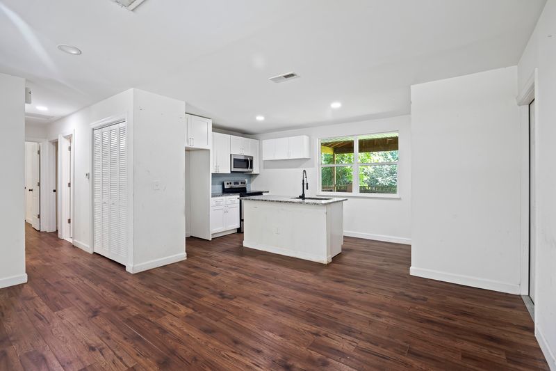 227 Tupperway Dr, Summerville, SC 29483