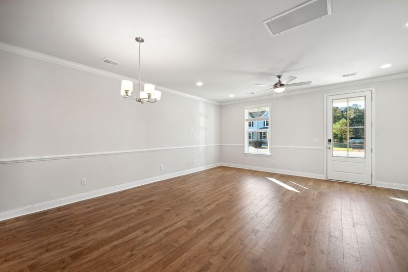537 Green Fern Dr, Summerville, SC 29483