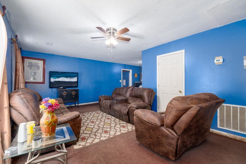 307 Violet Dr, Summerville, SC 29483