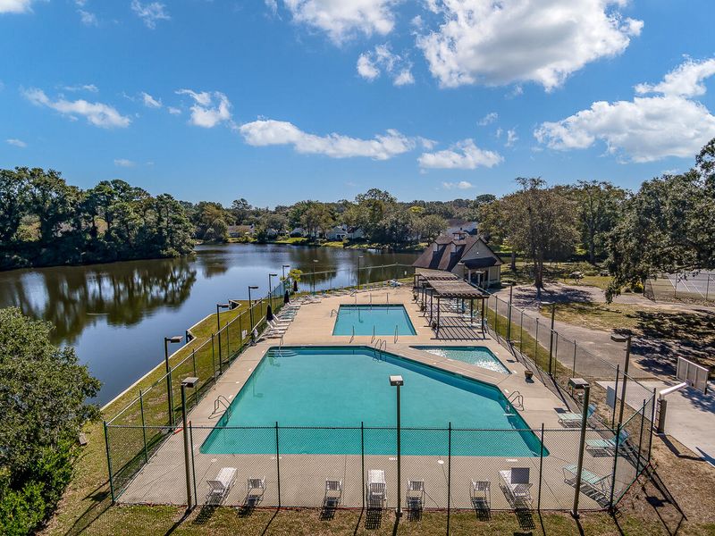 1709 Henley Rd, Charleston, SC 29412