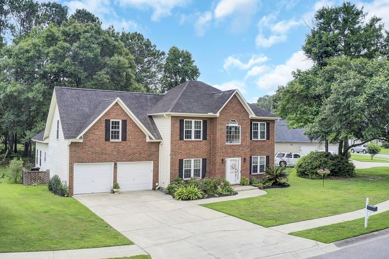 108 N Knightsbridge Ct, Goose Creek, SC 29445